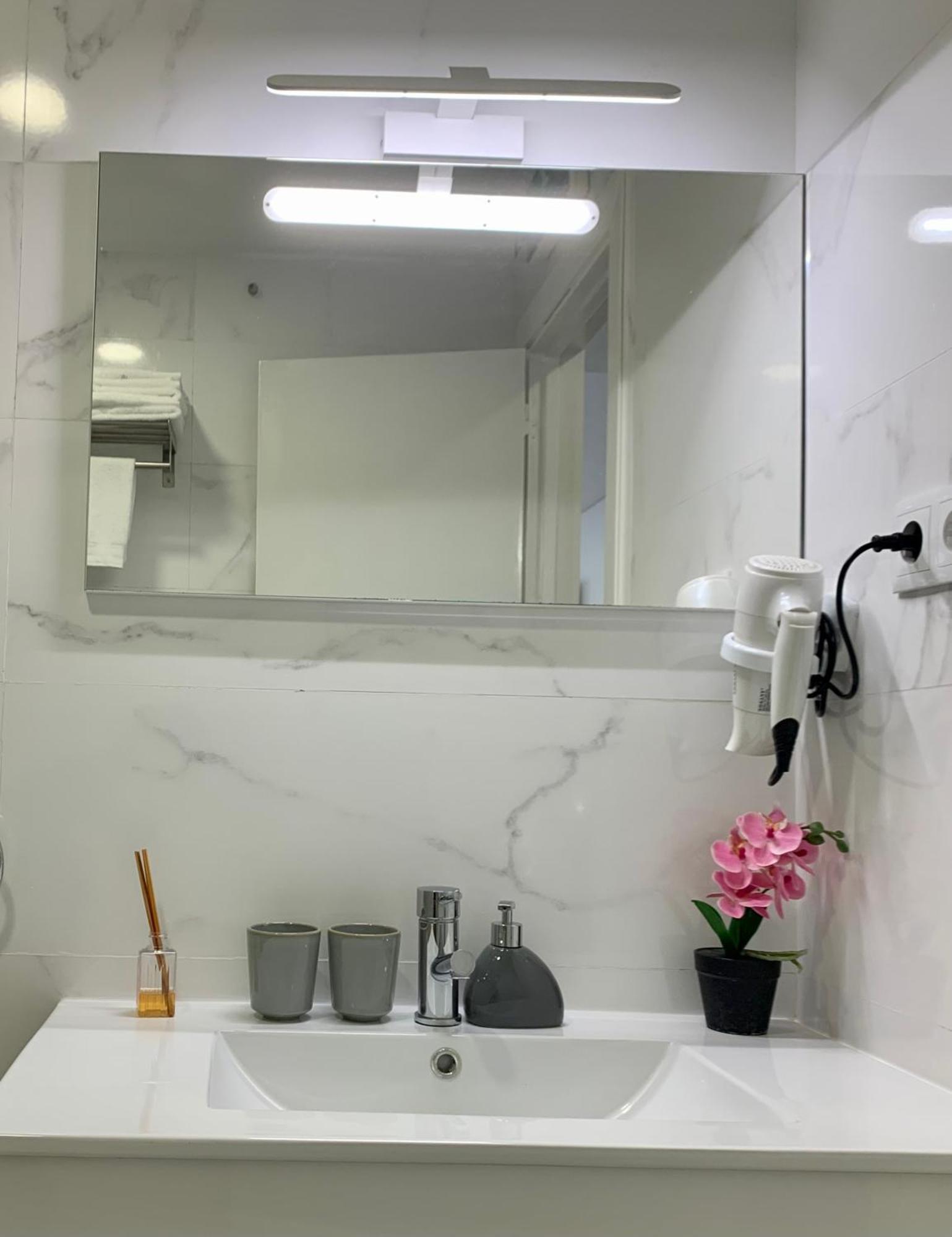 Almada Downtown 202 Apartment Порто Екстериор снимка